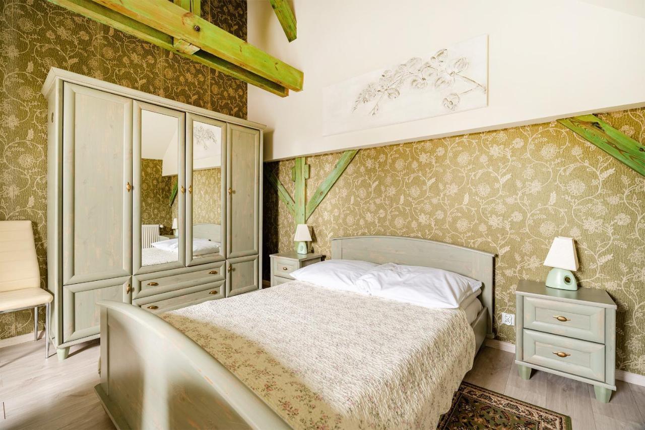 Hotel Pod Zamkiem Олщин Екстериор снимка