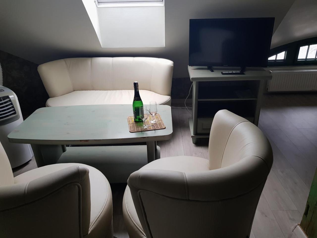 Hotel Pod Zamkiem Олщин Екстериор снимка